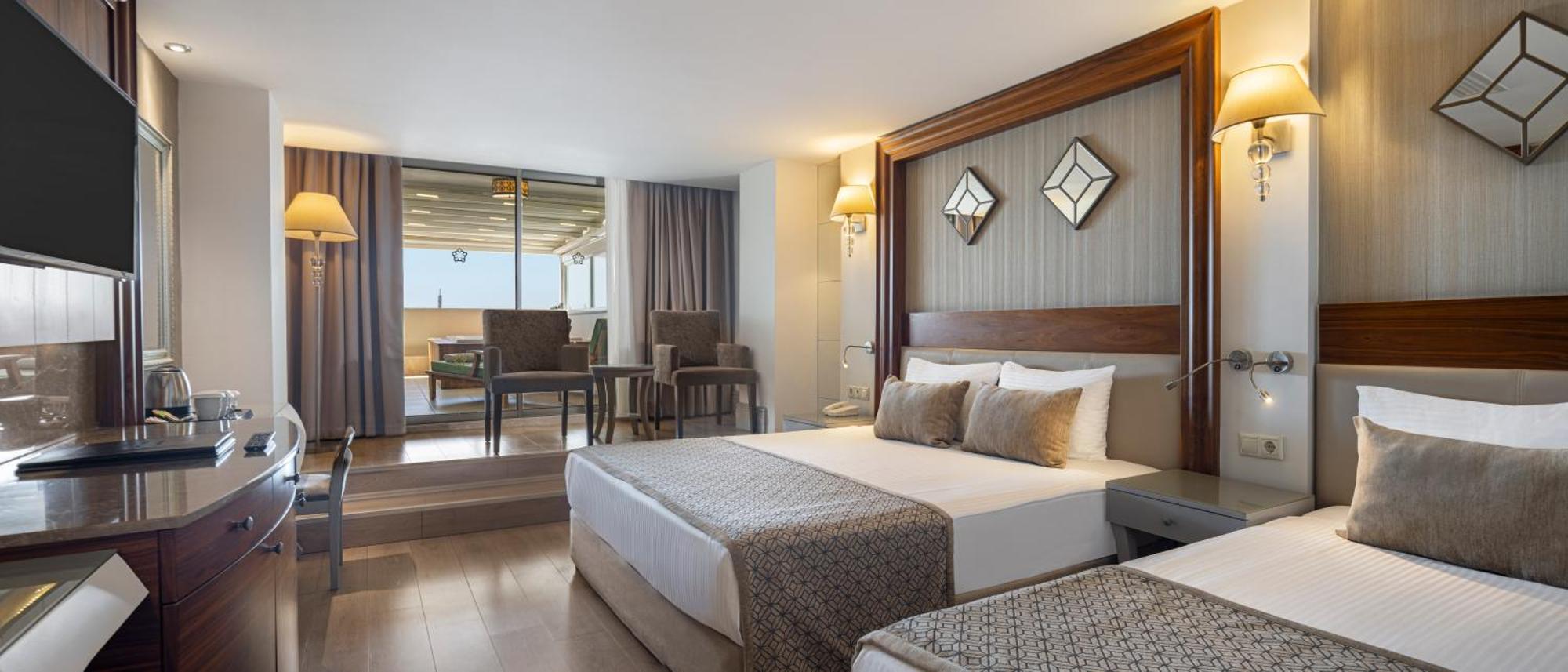Quarto Grande com Cama de Casal ou 2 de Solteiro